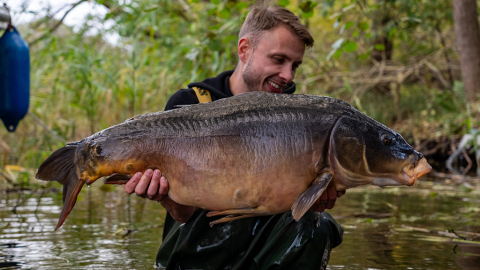 Karpfenjagd mit dem Kajütboot – Niclas Mohs