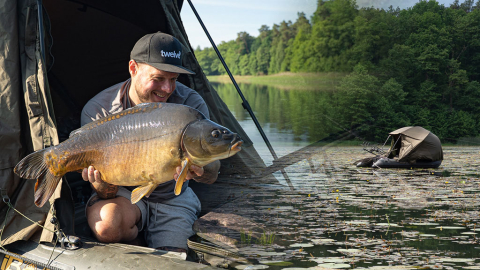 Karpfenangeln im Krautdschungel vom Schlauchboot mit Philipp Woywode